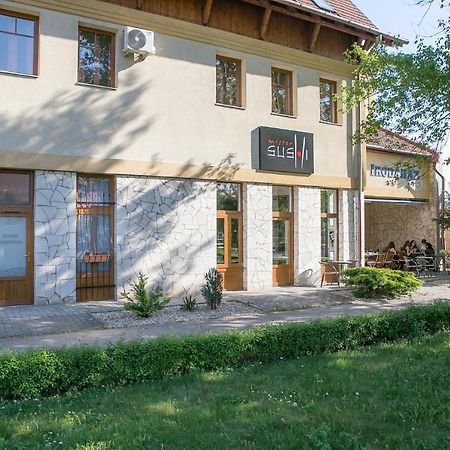 Forras Apartman Eger Ngoại thất bức ảnh