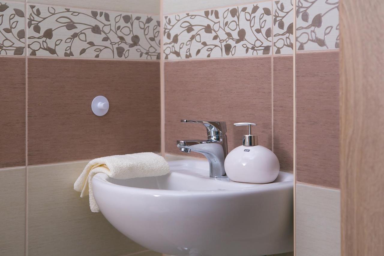Forras Apartman Eger Ngoại thất bức ảnh